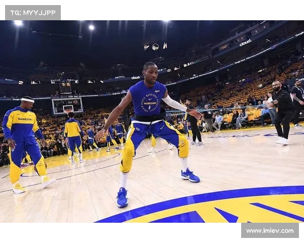 勇士队在比赛中展现出的创新战术 勇士队在比赛中展现出的创新战术