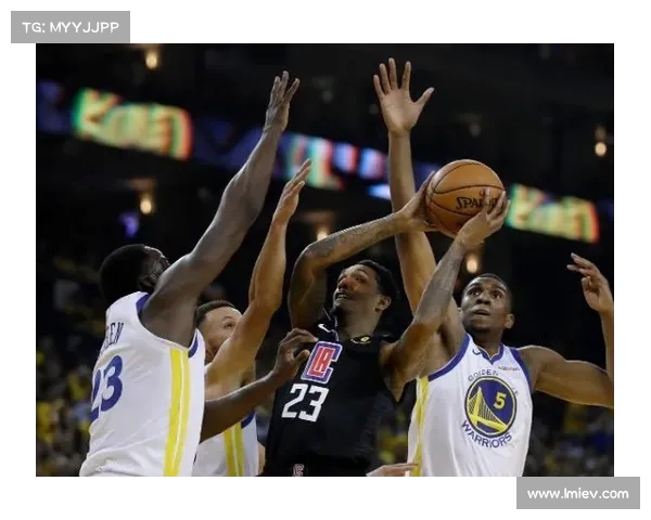 库里打破三分纪录，勇士季后赛期待爆发