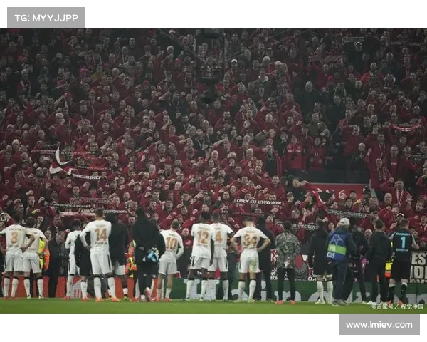 欧冠赛场震撼：黑马崛起，豪门跌倒