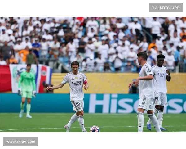 皇马战术成功,顺利斩获三分 皇马战术成功,顺利斩获三分