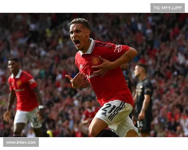 曼联再度显威,展现豪门风范 曼联再度显威,展现豪门风范