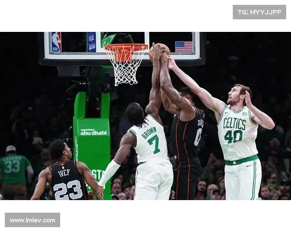 杰伦-布朗独自落选国家队，绿军首发阵容反响：我不害怕他们(nba杰伦布朗)