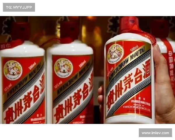 茅台暴跌引发市场震荡：股价与酒价双双暴跌，市值蒸发的背后原因解析