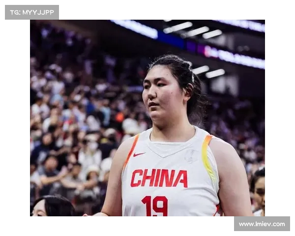 《U篮亚洲杯数据榜:张子宇领跑得分篮板,王嘉欣助攻表现卓越》 《U篮亚洲杯数据榜:张子宇领跑得分篮板,王嘉欣助攻表现卓越》